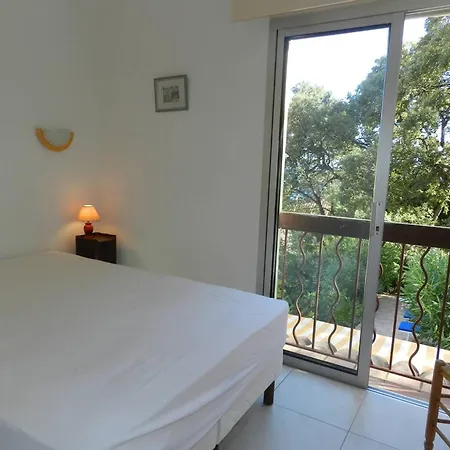 Le Lavandou, 3 Pieces, 4 Personnes - Fr-1-251-646 Appartement *