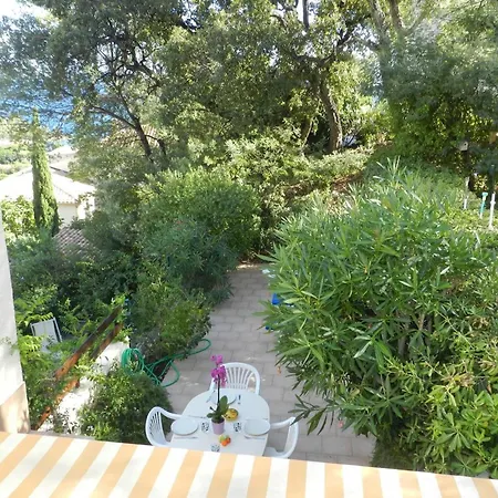 Le Lavandou, 3 Pieces, 4 Personnes - Fr-1-251-646 Appartement *
